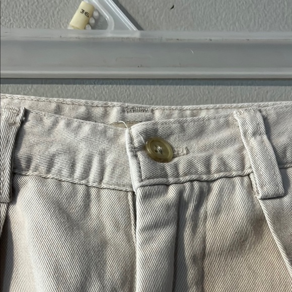 Women’s Cream Shorts - Picture 2 of 6